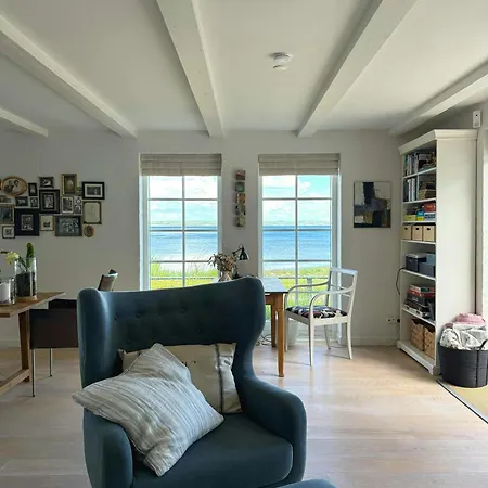 Summer House In Fisherman's Style By Helnaes Bay Vakantiehuis Ebberup