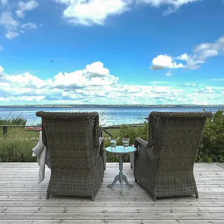 Summer House In Fisherman's Style By Helnaes Bay Vakantiehuis Ebberup